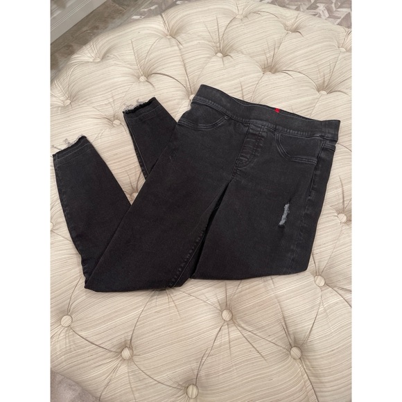 SPANX Gray/Black Distressed Skinny Jeans—Like New - Picture 4 of 9